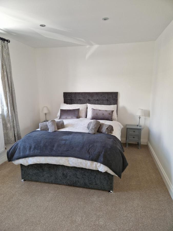 The Lodge, 9 Dene House
