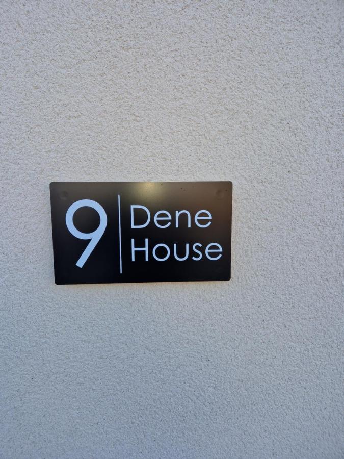 The Lodge, 9 Dene House Apartment *